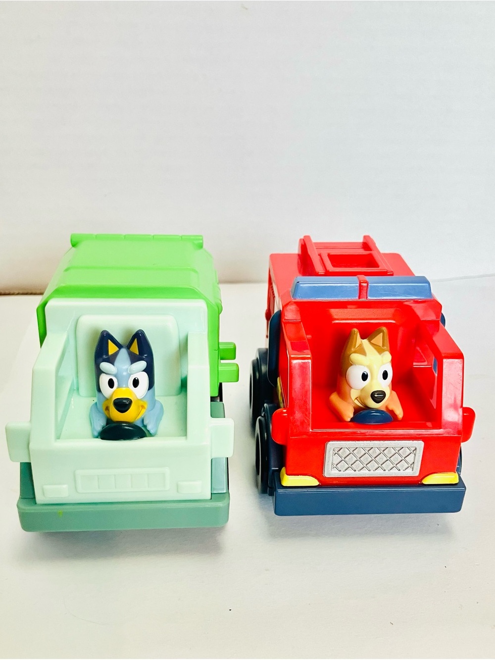 Bluey Mini Racers Firetruck & Garbage Truck Moose Read